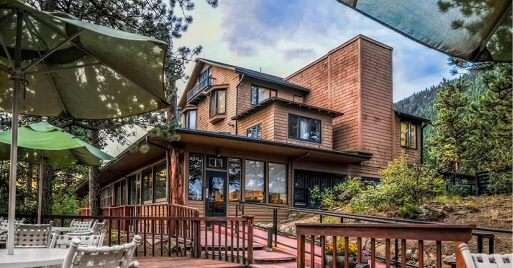 historic-crags-lodge-estes-park.jpg Historic Crags Lodge near Rocky Mountain National Park in Estes Park, Colorado